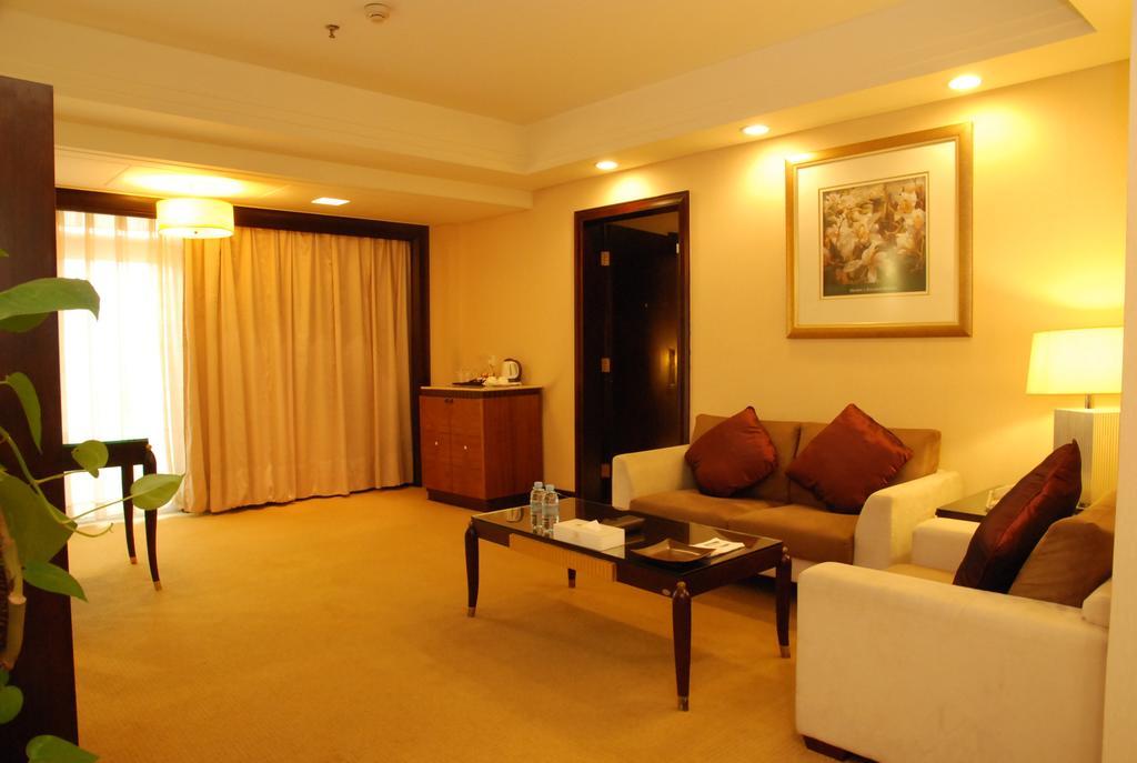 东莞君兰酒店 Grand Land Hotel Dongguan  Exterior foto