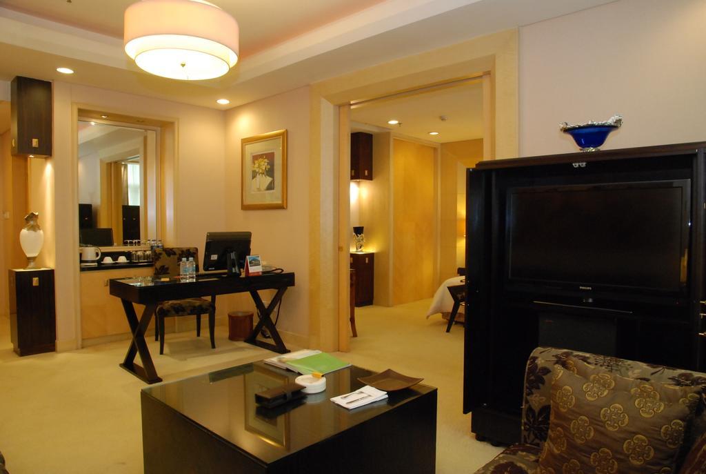 东莞君兰酒店 Grand Land Hotel Dongguan  Exterior foto